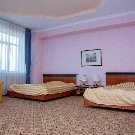 Hotel Экипаж Almatý Exterior foto